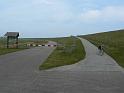 27 rechts omhoog de dijk over